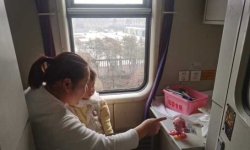 人民铁路为人民 方便旅客献爱心 南京客运段徐京车队连京第四包乘组优质服务纪实