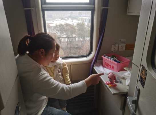 人民铁路为人民 方便旅客献爱心 南京客运段徐京车队连京第四包乘组优质服务纪实